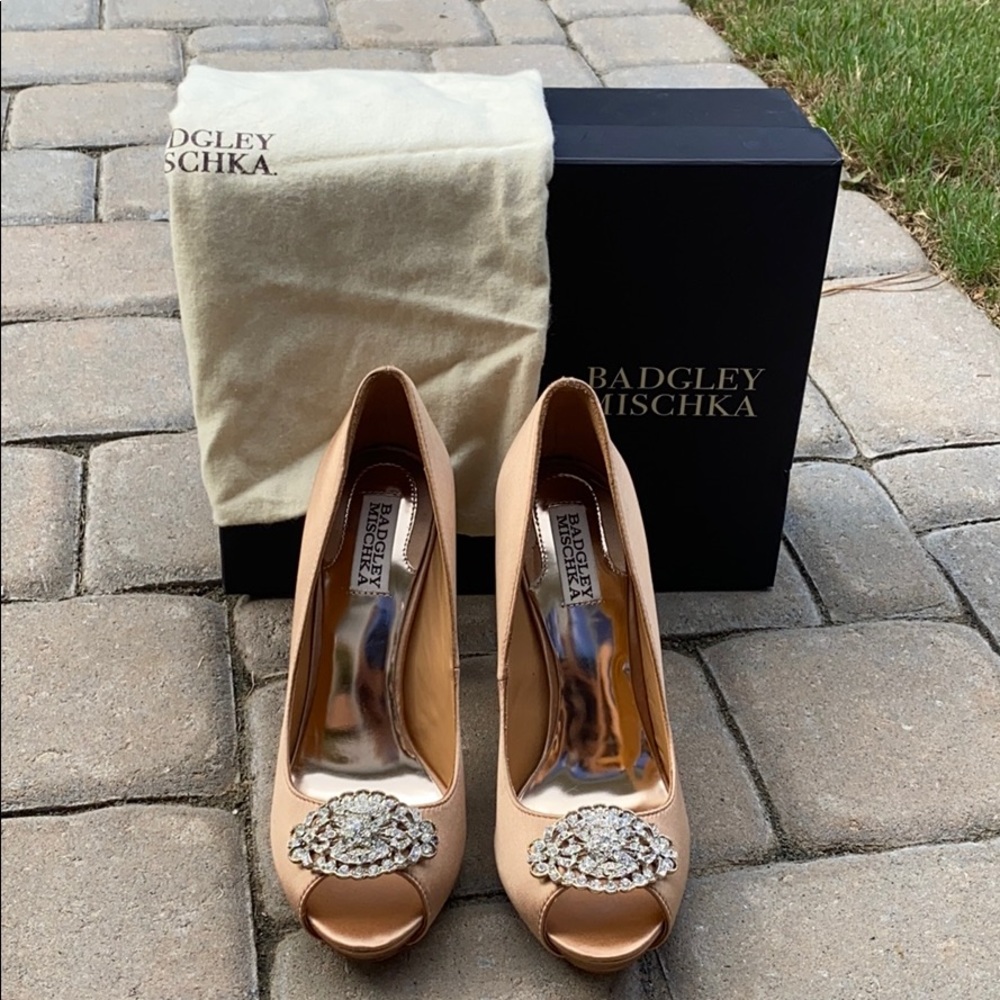 Badgley Mischka goodie pumps